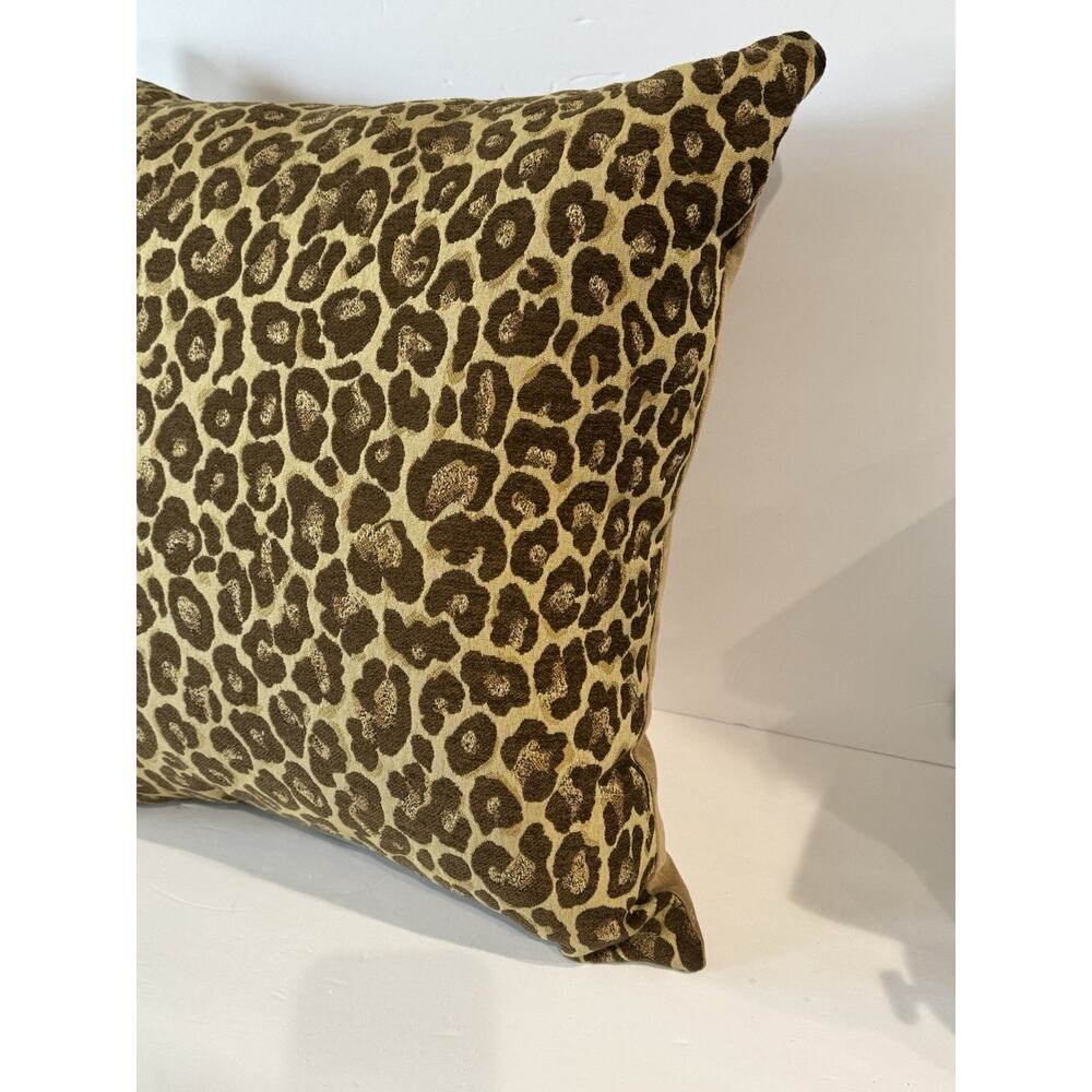 NWOT Sherry Kline Felidae Brown Gold Leopard Print Pillow 20 x 20 - Picture 3 of 7